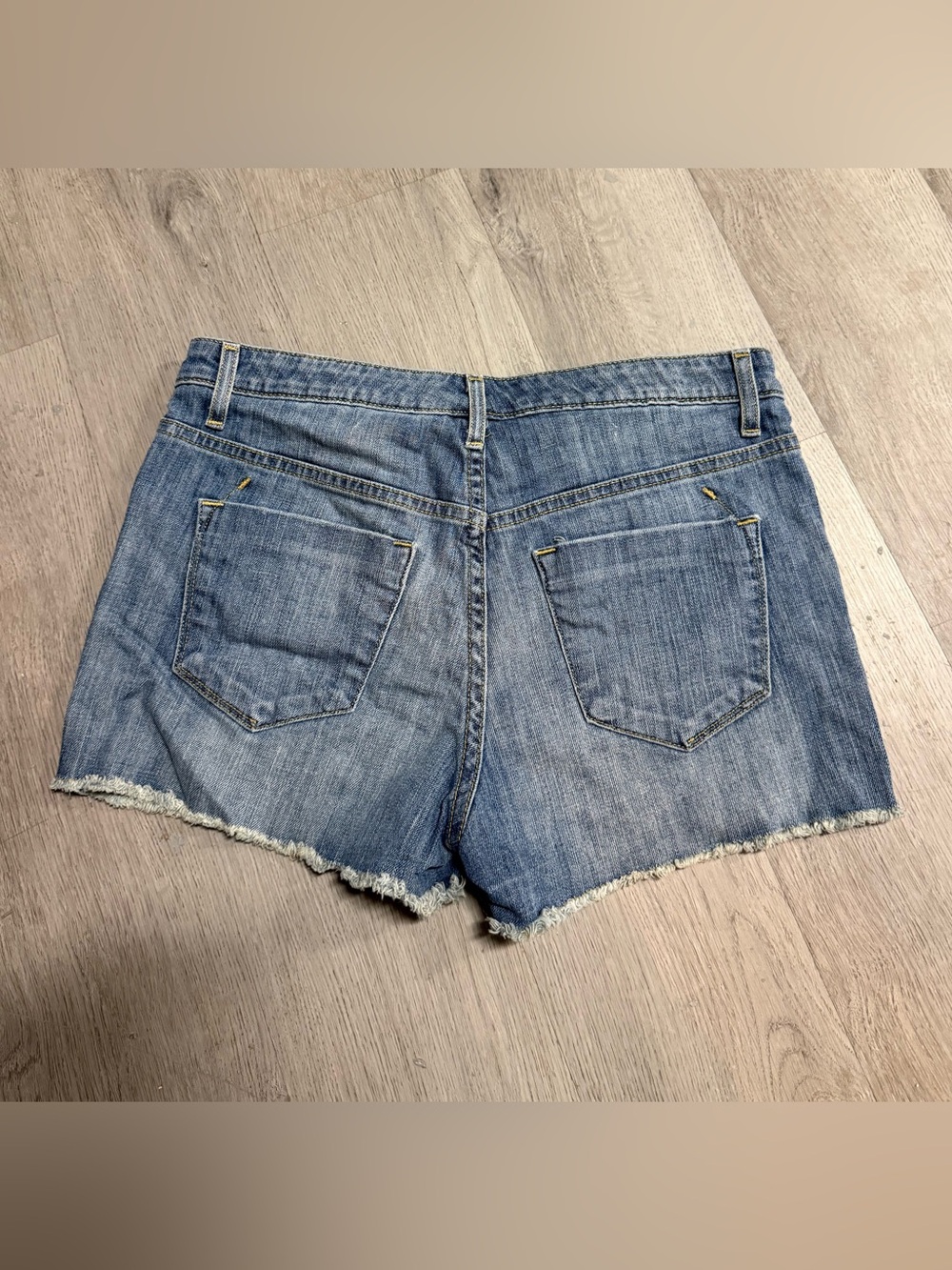 •MOSSIMO• HIGH RISE DENIM SHORTS - Picture 4 of 5